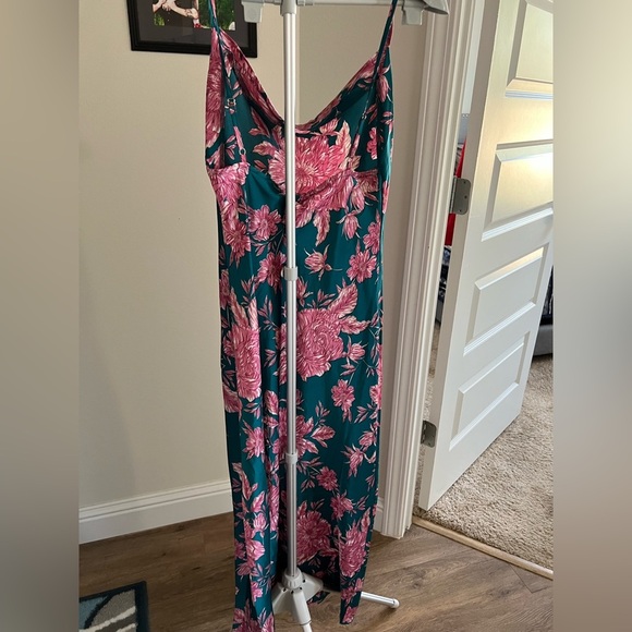 Paper Heart Revolve Boho Floral Green Slip Dress NWT - Picture 4 of 4